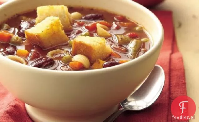 Minestrone z grzankami czosnkowymi