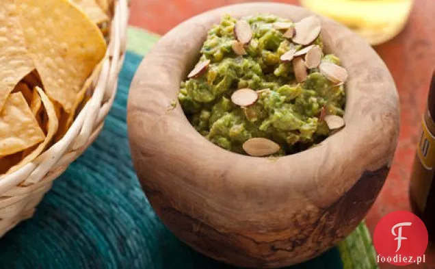 Tosty migdałowe Guacamole z morelami
