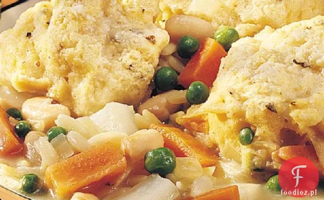 Gulasz warzywny z pierogami ziołowymi