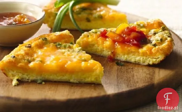 Omlet pieczony z serem z salsą brzoskwiniową