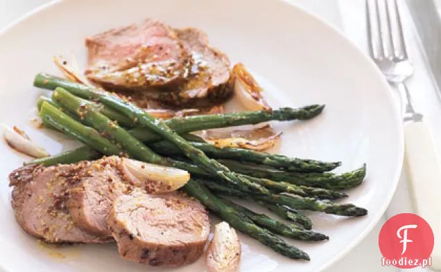 Pieczona wieprzowina i szparagi z winegretem musztardowym