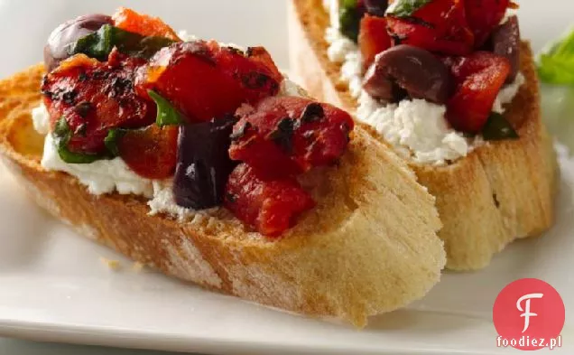 Ogniste pieczone pomidory i oliwki Bruschetta
