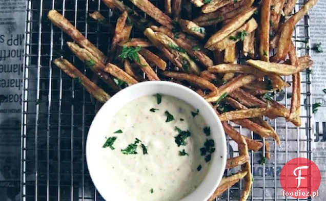 Frytki Czosnkowe Z Musztardą I Majonezem Chrzanowym