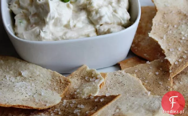 Domowe krakersy Lavash z dipem z serem śmietankowym