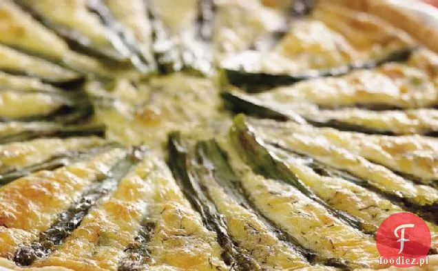 Quiche z wędzonym łososiem i szparagami