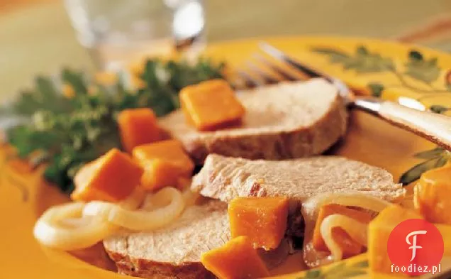 Pieczeń czosnkowa pieczeń wieprzowa i słodkie ziemniaki