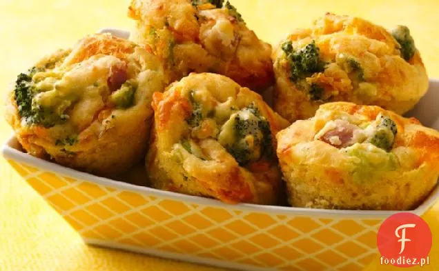 Łatwe muffinki z brokułami, serem i szynką