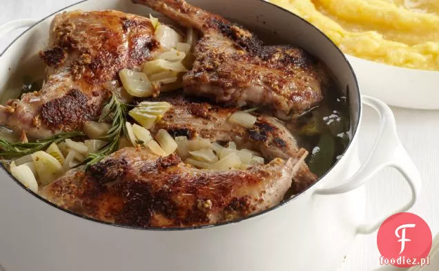 Królik duszony z musztardą i koprem włoskim