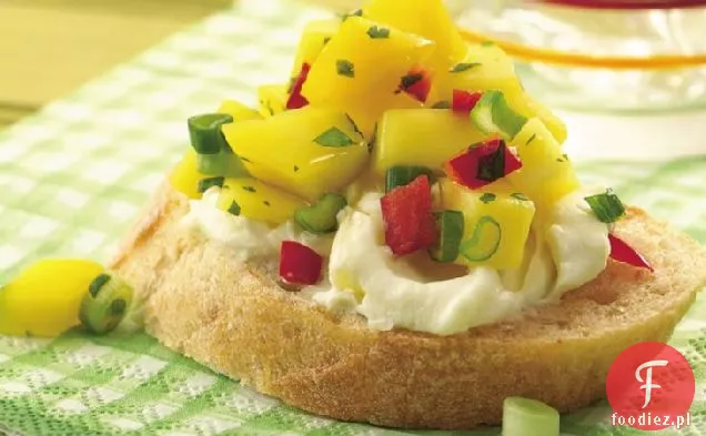 Mango Pieprz Salsa Crostini