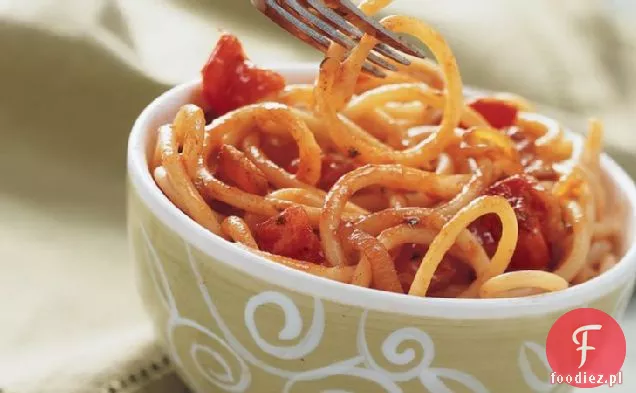 Pikantny Makaron Bucatini