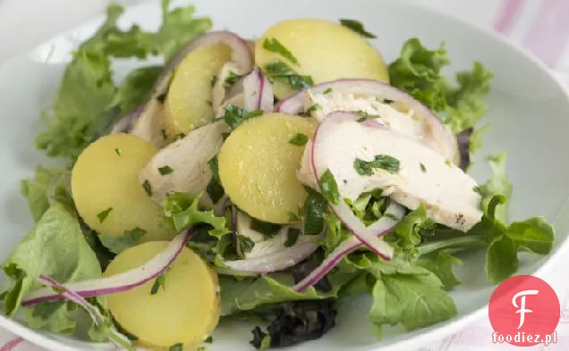 Pietruszkowa Sałatka z kurczakiem i ziemniakami