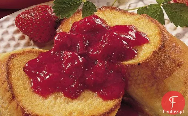 Pieczone tosty francuskie z sosem truskawkowo-rabarbarowym