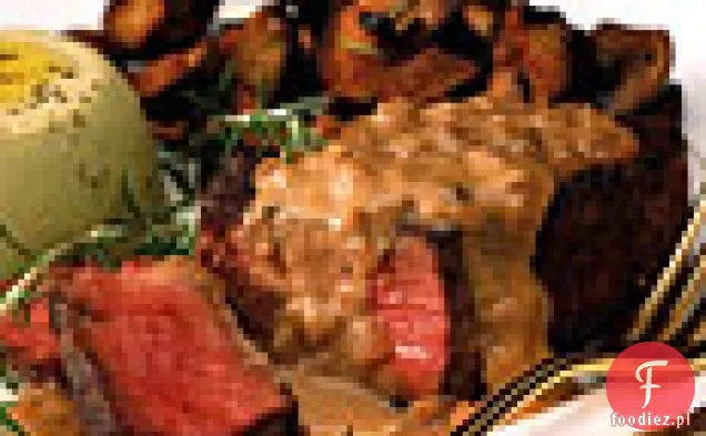 Steki z polędwicy wołowej w sosie musztardowo-koniakowym