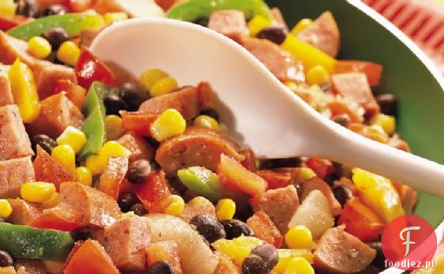 Czarna fasola Cajun z kiełbasą i kukurydzą