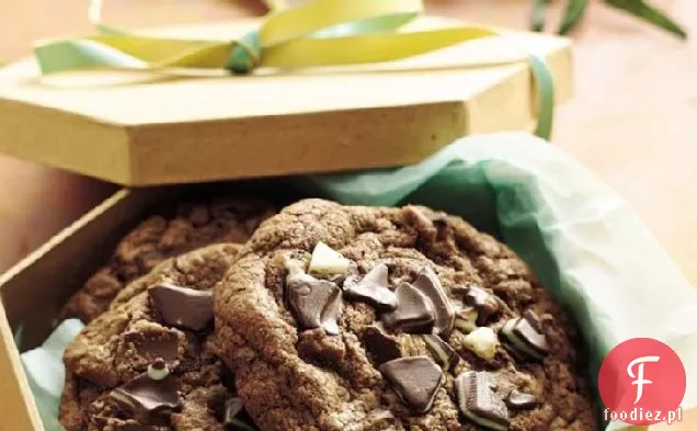 Chunky Peppermint Fudge Dream Cookies