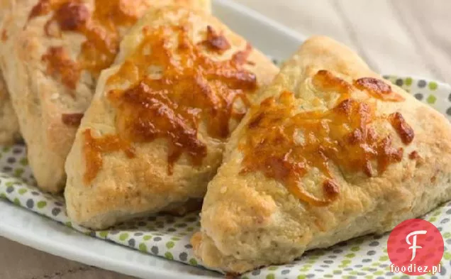 Herbatniki z szałwią, czosnkiem i Provolone