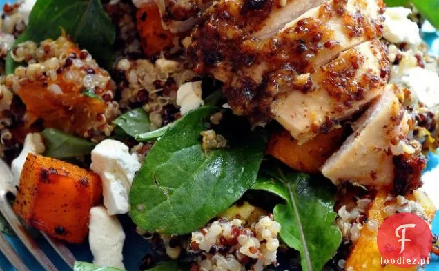 Musztarda Crusted Kurczaka Na Quinoa & Sałatka Z Pieczonej Dyni