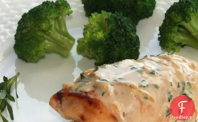 Piersi z kurczaka nadziewane krewetkami w sosie szampańskim