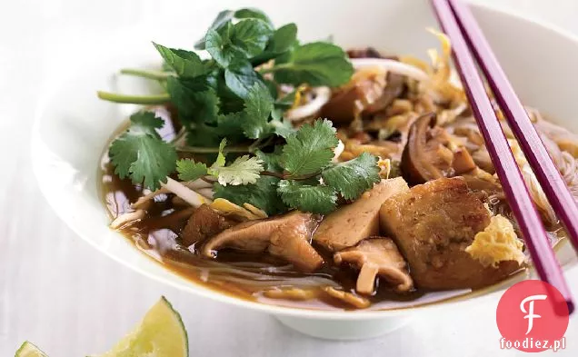 Tofu, bakłażan i zupa z makaronem Shiitake