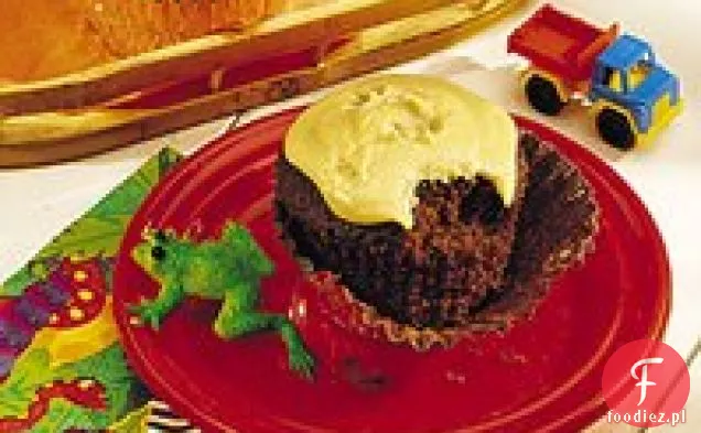 Babeczki Brownie z lukrem z masła orzechowego