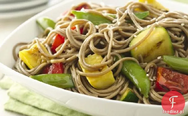 Sezam imbir grillowane warzywa i makaron Soba