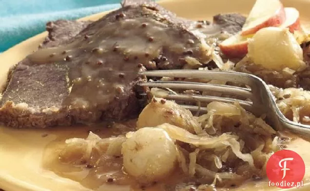 Pieczeń wołowa po bawarsku z kiszoną kapustą
