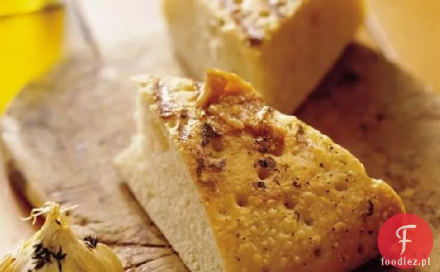 Focaccia z grillowanym czosnkiem