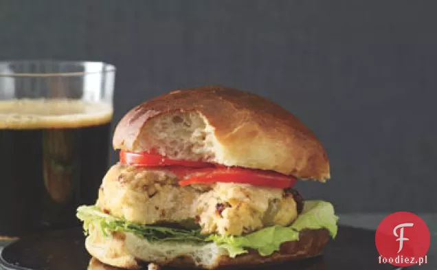 Hamburgery z prosa z oliwkami, suszonymi pomidorami i Pecorino