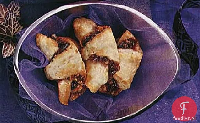 Chipsy czekoladowe, wiśniowe i orzechowe Rugelach