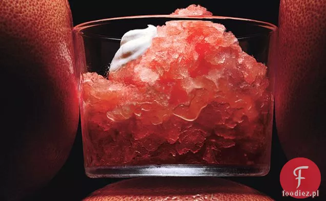 Grapefruit-Campari Granita z bitą śmietaną waniliową