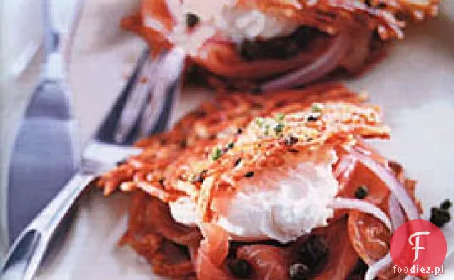 Naleśniki ziemniaczane i kanapki z wędzonym łososiem