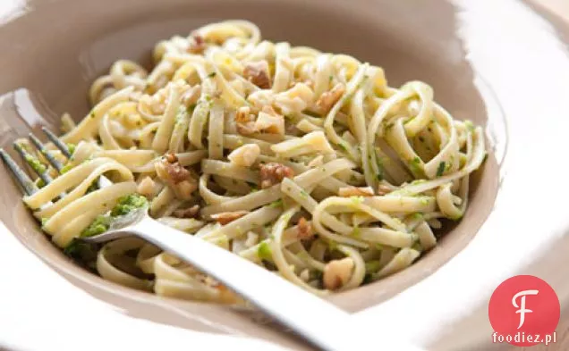 Linguine Pełnoziarniste Z Pesto Z Zielonego Groszku