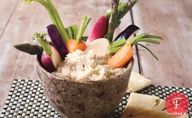 Balsamiczny Dip fasolowy ze świeżymi warzywami