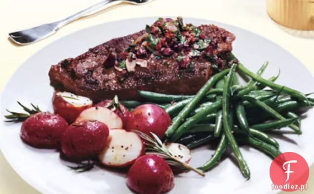 Steki z trawy z Kalamata-Olive Chimichurri