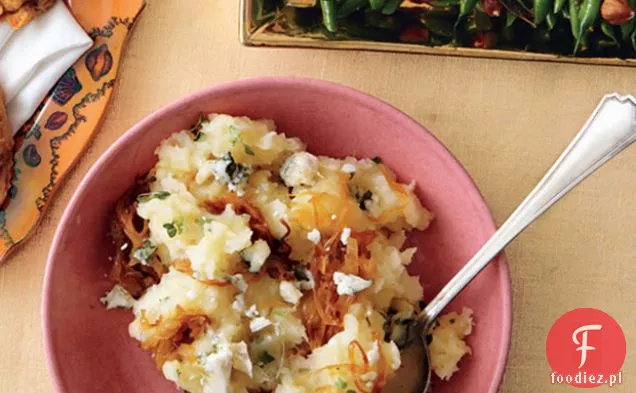 Puree ziemniaczane i pasternak z karmelizowaną cebulą i serem pleśniowym