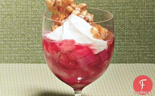 Ciepły kompot rabarbarowy z Orzechowo-kokosowym Crunch