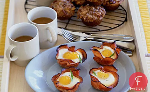 Pieczone jajka i pieczarki w Chrupkach z szynki