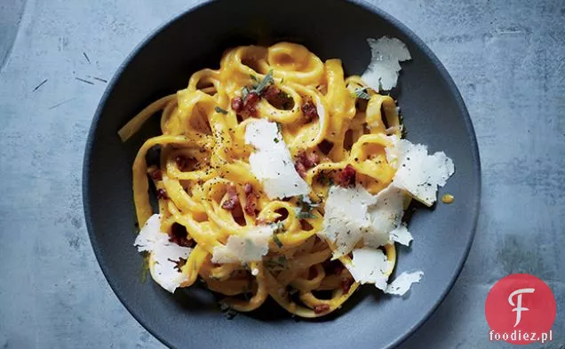 Zimowy Squash Carbonara z pancettą i szałwią