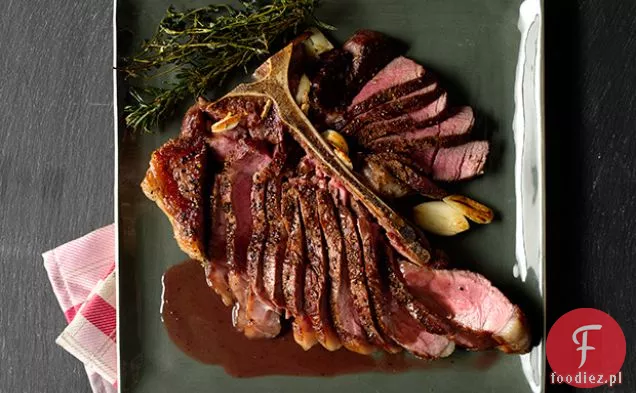 Toskański stek Porterhouse z czerwonym winem-pieprzowy Jus