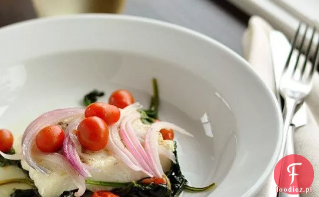 Halibut, Szpinak I Pomidory W Opakowaniach Foliowych
