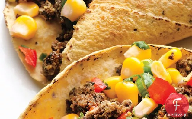 Tacos z czarnej fasoli z salsą kukurydzianą