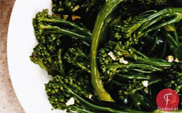 Smażone Broccolini z czosnkiem