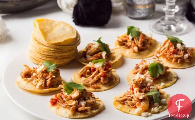 Chipotle Chicken Soft Tacos (Tinga de pollo)