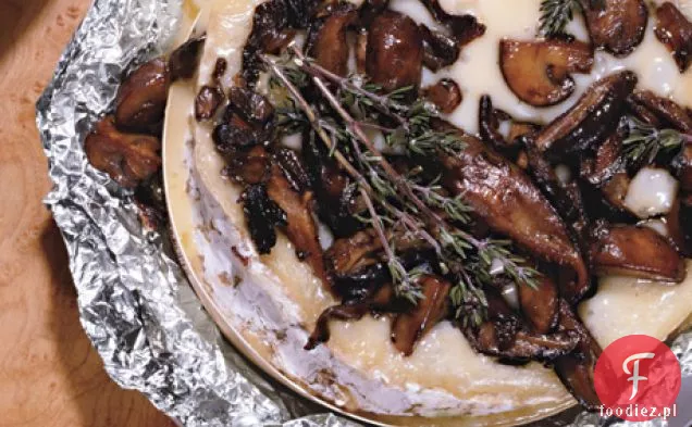 Pieczone Brie z pieczarkami i tymiankiem