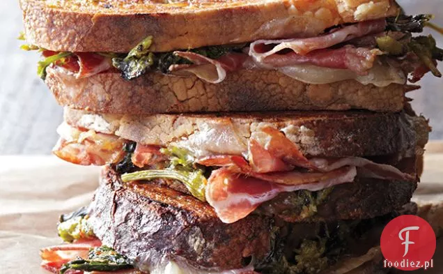 Kanapki Coppa tłoczone z brokułowym Pesto Rabe