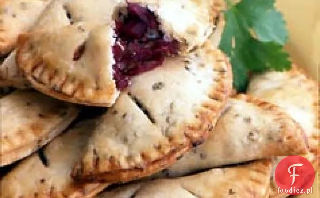 Czerwona kapusta, ser pleśniowy i orzechowe Empañadas