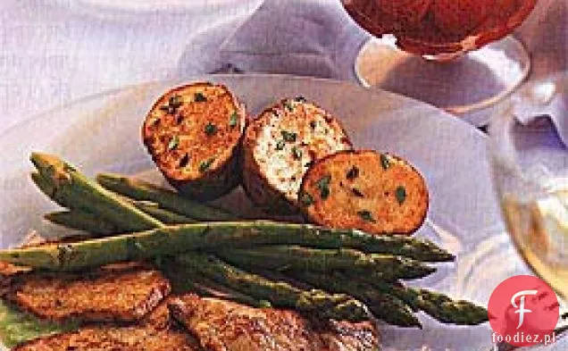 Cielęcina Scaloppine z wiosennym groszkiem i szparagami