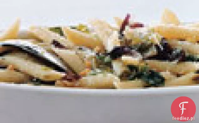 Penne Rigate z mieszaną zielenią i orzeszkami pinii