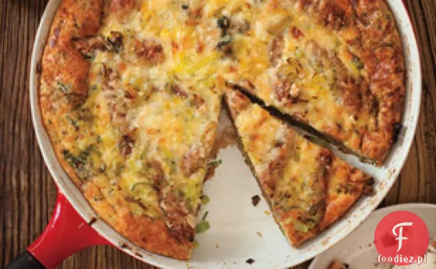 Zapiekanka śniadaniowa ziemniaczana, kiełbasa i szpinak