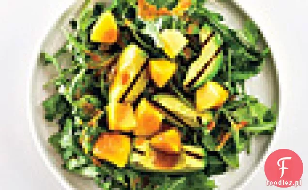 Sałatka z awokado z brzoskwiniami